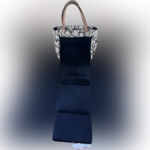 RARE Petunia Pickle Bottom City Carryall Diaper Bag - Bordeaux Bloom - Picture 3 of 5